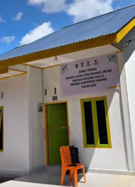 Bupati Kampar Ahmad Yuzar Serahkan Bantuan Rumah Layak Huni, Wujud Nyata Kepedulian Sosial Bersama BAZNAS