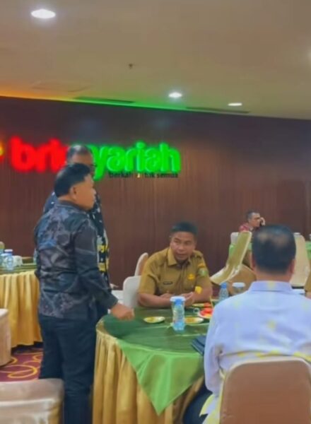 Hadiri RUPS-LB Bank Riau Kepri Syariah, Bupati Kampar Ahmad Yuzar Tegaskan Dukungan Penguatan Ekonomi Daerah